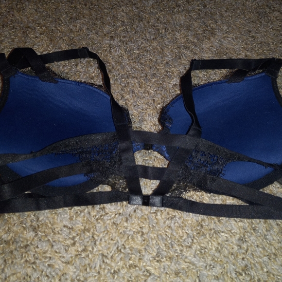Victoria's Secret Caged Push Up Bra - Picture 10 of 11